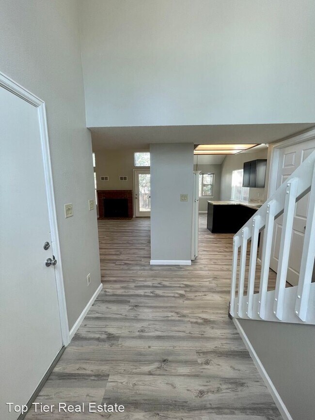 Building Photo - 3 br, 2 bath House - 4020 Dolphin Circle