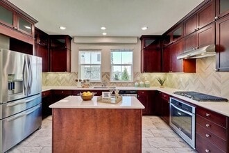 Building Photo - 1305 Merry Loop