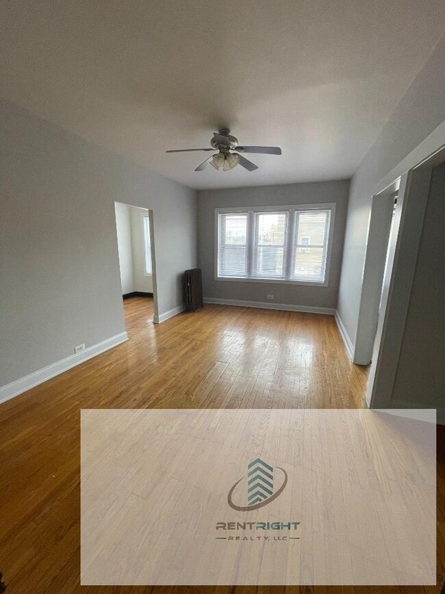 Building Photo - 4354 N Elston Ave