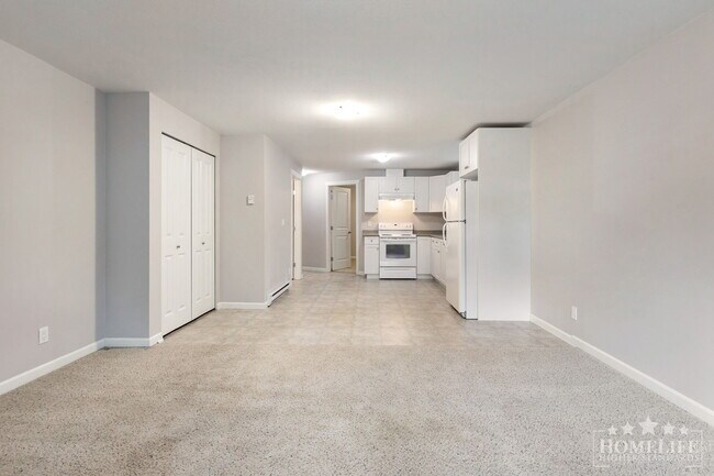 Photo du bâtiment - Charming 2-Bedroom Basement Suite in the Heart of Clayton Heights