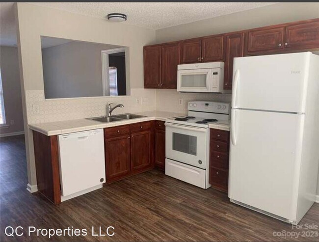 Foto del edificio - 3 br, 2 bath House - 11211 Gold Pan Rd