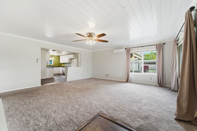 Foto del edificio - 4741 Fleming Way