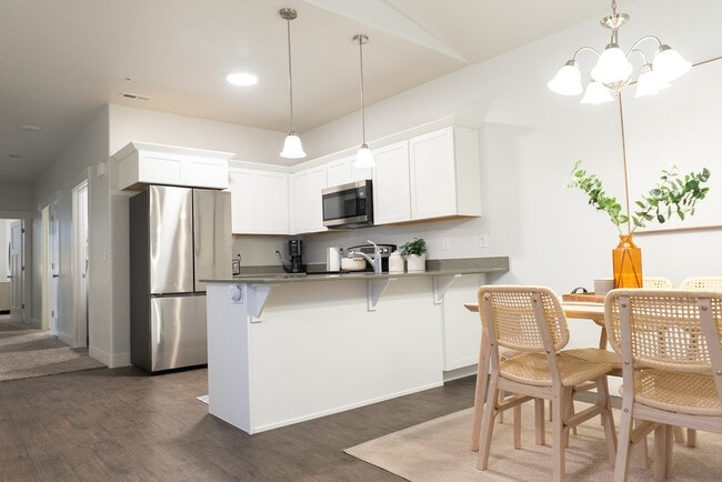 Foto del edificio - 4873 Poplar Wy