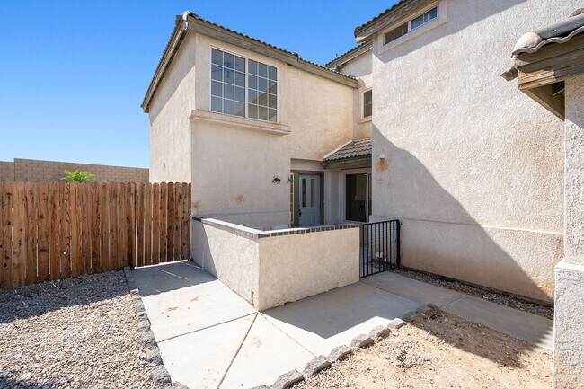 Foto del edificio - 15431 Ventura Ln