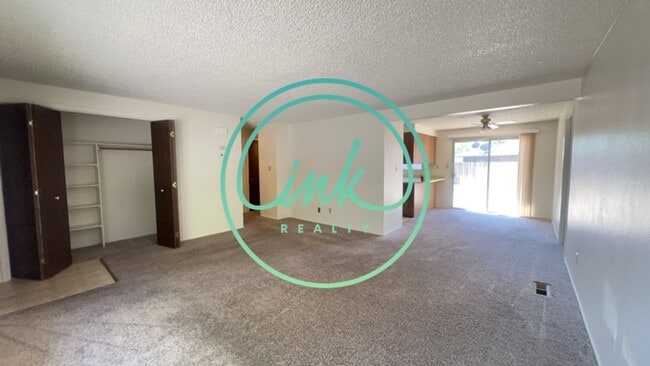 Foto del edificio - Duplex Unit for Rent in Carson City