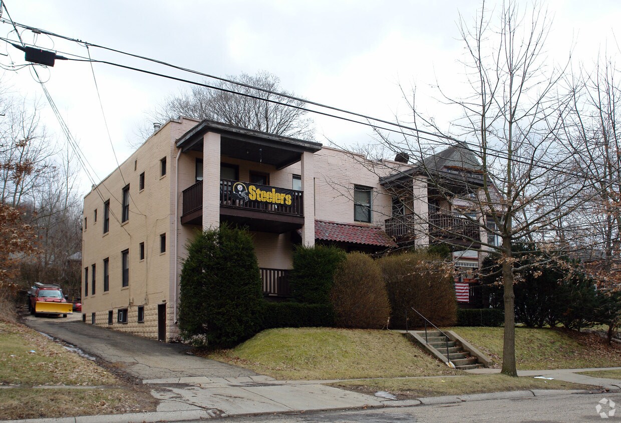 922 Oakmont Ave, Oakmont, PA 15139 Apartments in Oakmont, PA