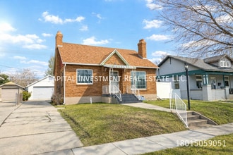 Building Photo - 1452 Hollywood Ave