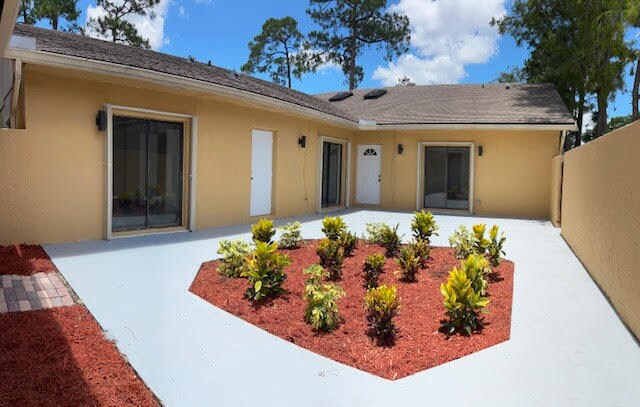 Primary Photo - 1312 Periwinkle Pl