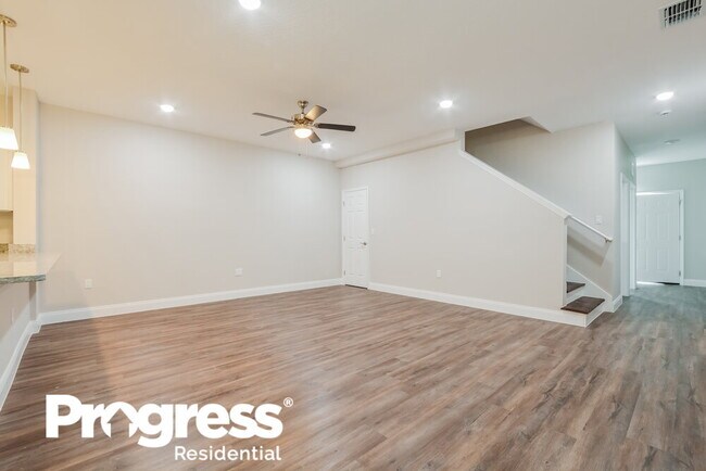 Foto del edificio - 136 Eleven Oaks Cir