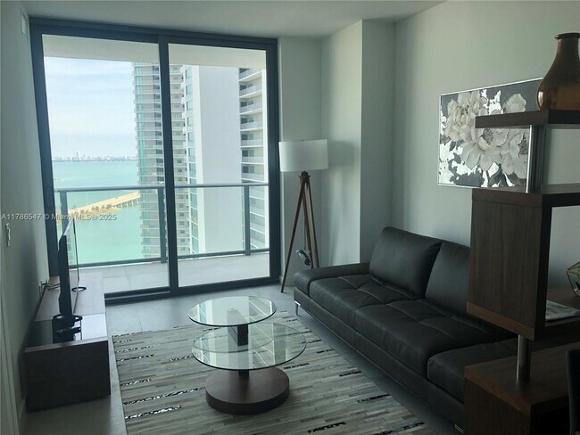 Foto del edificio - 501 NE 31st St