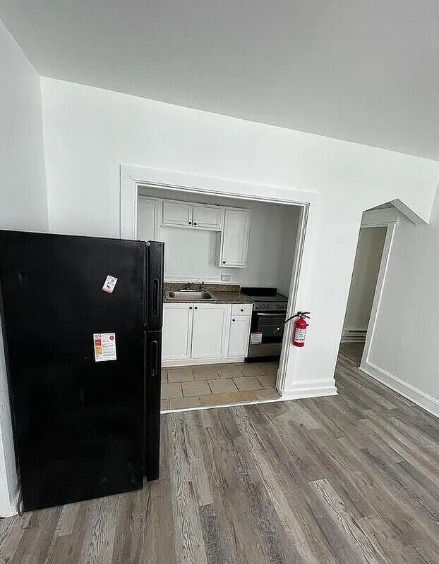 Foto del edificio - 129 E Roosevelt Blvd