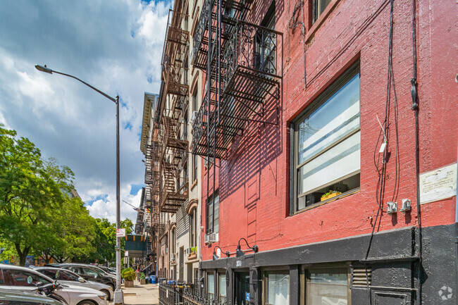331 E 5th St, Nueva York, NY 10003 - 331 East 5th Street