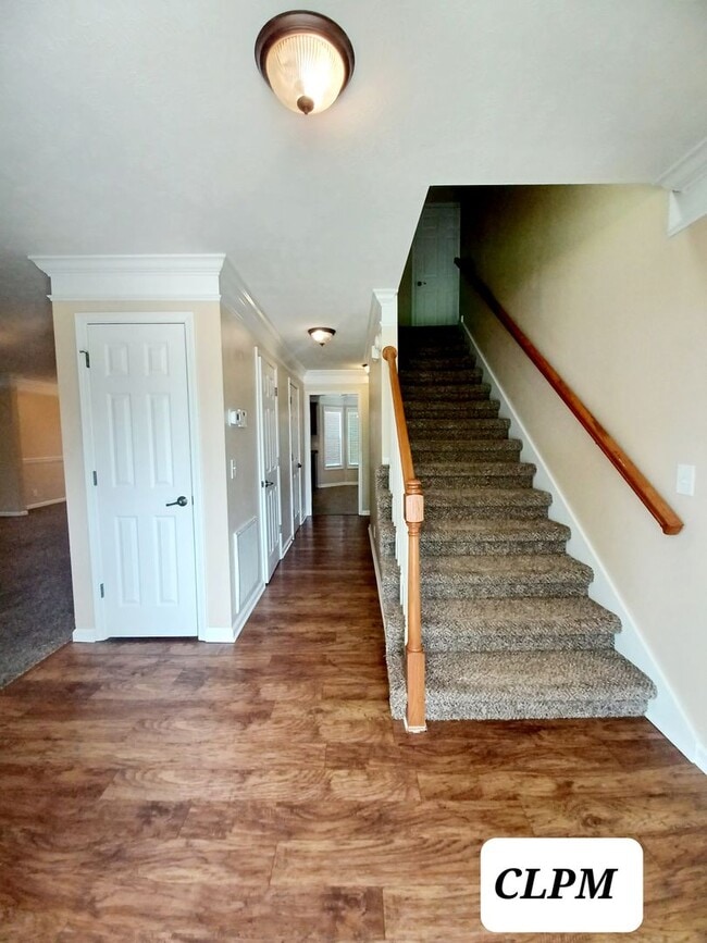 Foto del edificio - 668 Winding Bluff Way