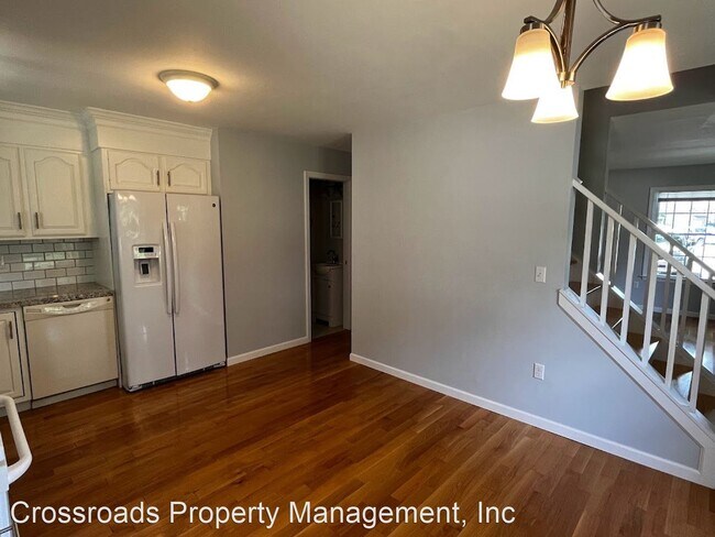 Building Photo - 3 br, 1.5 bath House - 141 Maplewood Ln