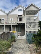 Building Photo - 202 Carteret Ave