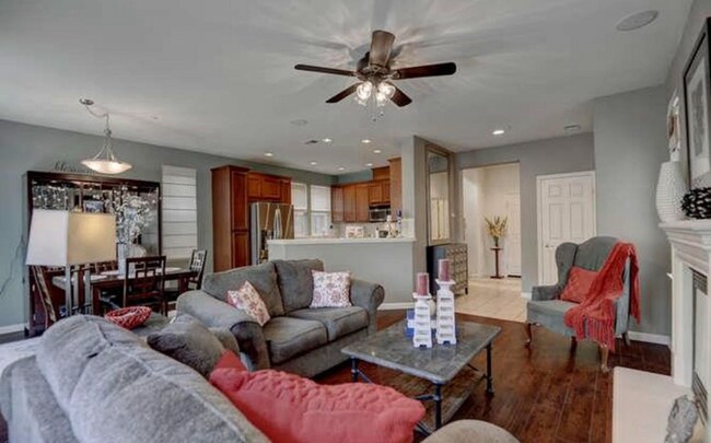Building Photo - 774 Tennyson Dr