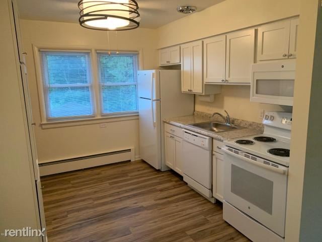 Foto del edificio - 1 br, 1 bath  - 113 Devon Ave Apt 4