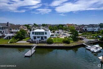 Building Photo - 98 Waterman Ave