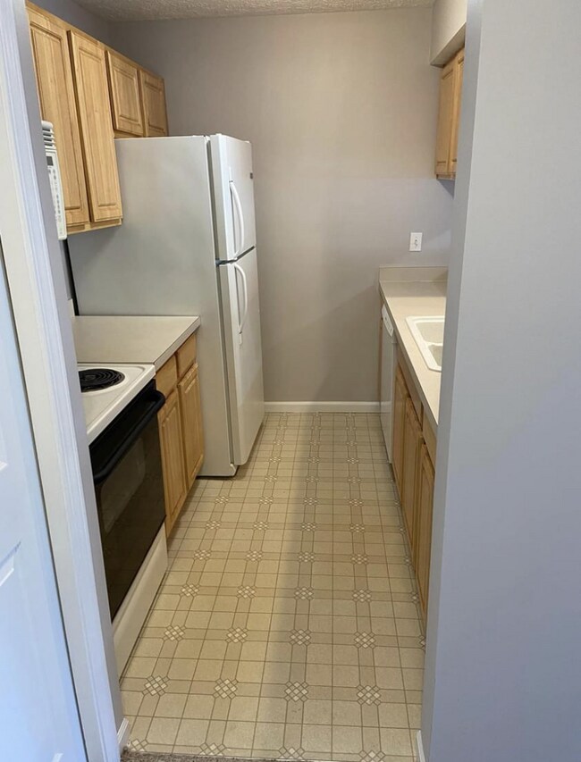 Building Photo - 102 Carom Cir