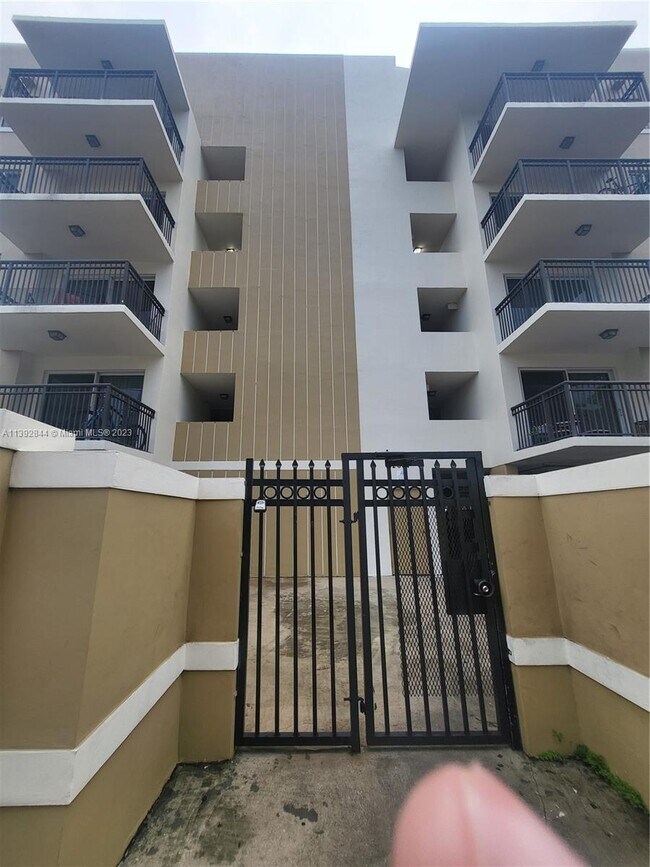 Foto del edificio - 2647 NW 25th Ave