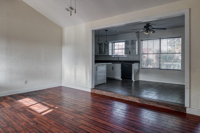 Building Photo - 112 Tomahawk Trail