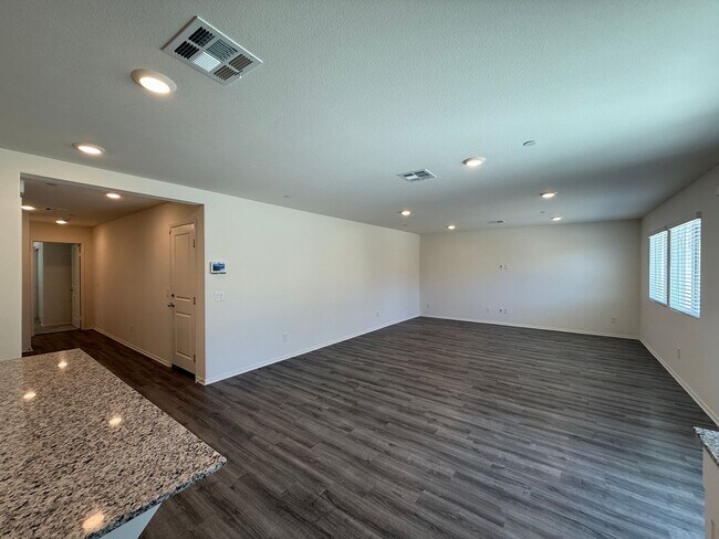 Foto del edificio - West Lancaster 4 Bedroom + 3 Bath