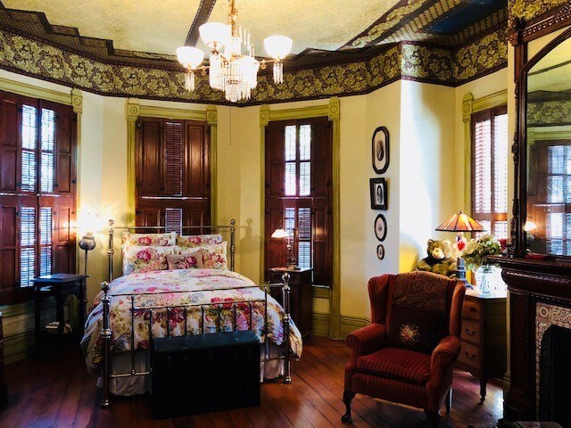 Foto principal - 1007 W 24th St