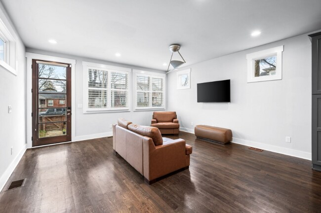 Foto del edificio - 1833 16th Ave N