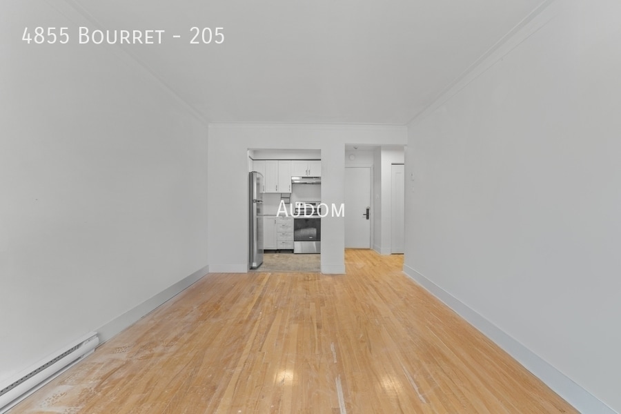 Primary Photo - 4855 Av Bourret
