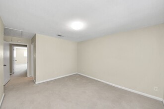 Building Photo - 7545 Brompton St