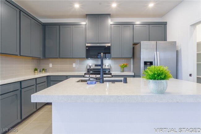 Foto del edificio - 188 Vanhoy Ave