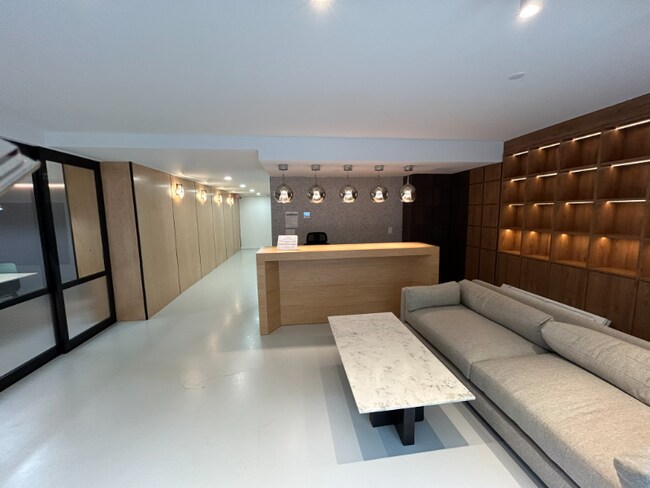 Foto del edificio - 428 E 9th St