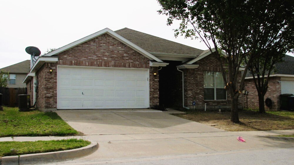 5520 Ridge View Dr, Watauga, TX 76137 House Rental in Watauga, TX