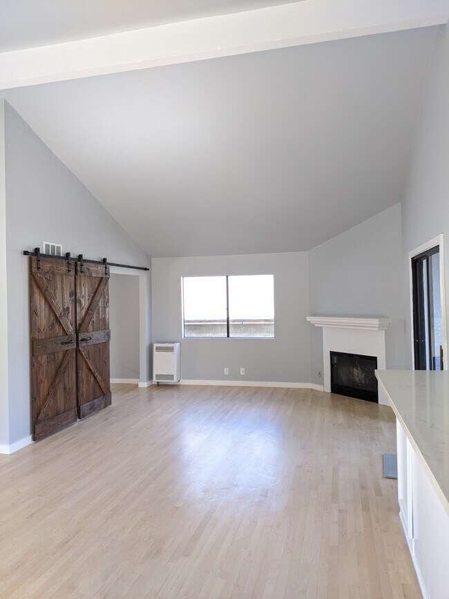 Building Photo - 4706 W 168th St