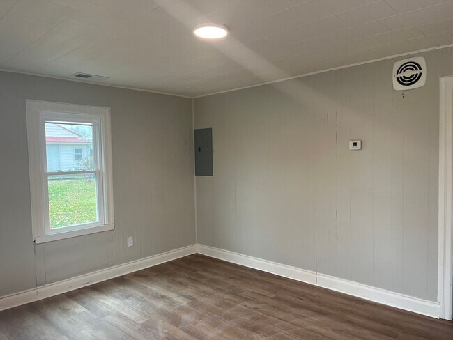 Foto del edificio - 2-Bed 1-Bath House