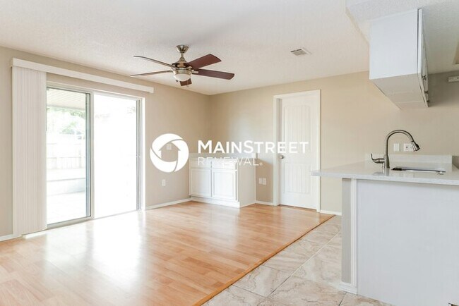Building Photo - 3 Bedroom Pet-Friendly Home in New Port Richey, FL with Main Street Renewal