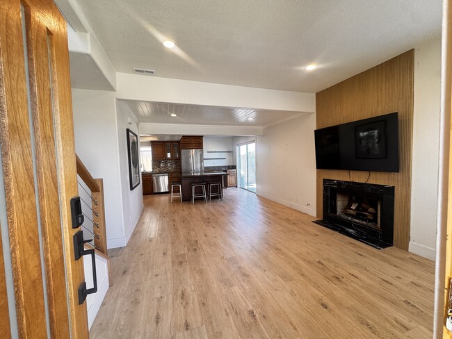 Building Photo - 379 Monte Vista Ave