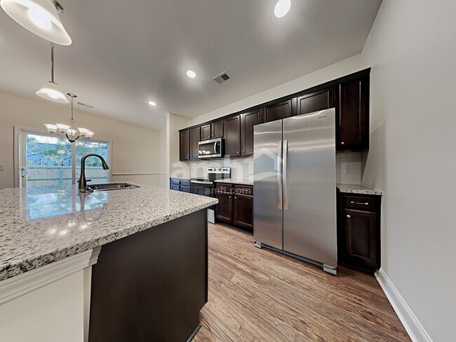 Building Photo - 1813 Produce Ln