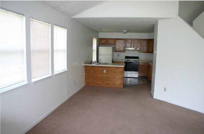 Building Photo - 2427 Meadow Spring Cir