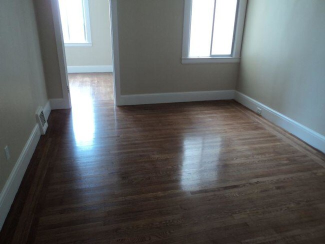 Building Photo - 659 15th Ave