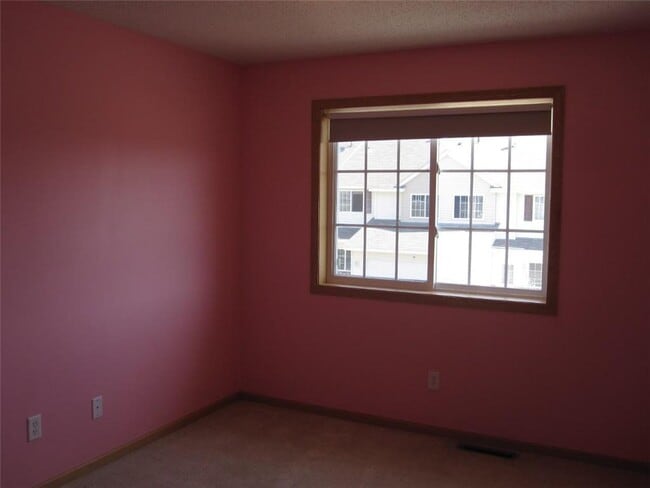 Building Photo - 3553 Sterling Heights Dr