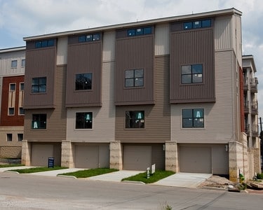 Primary Photo - Bolivar Ct Townhome/Condos