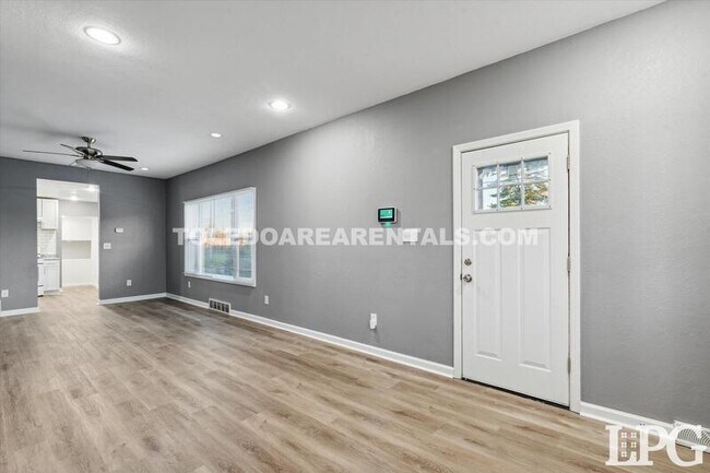 Foto del edificio - 1100 Waverly Ave