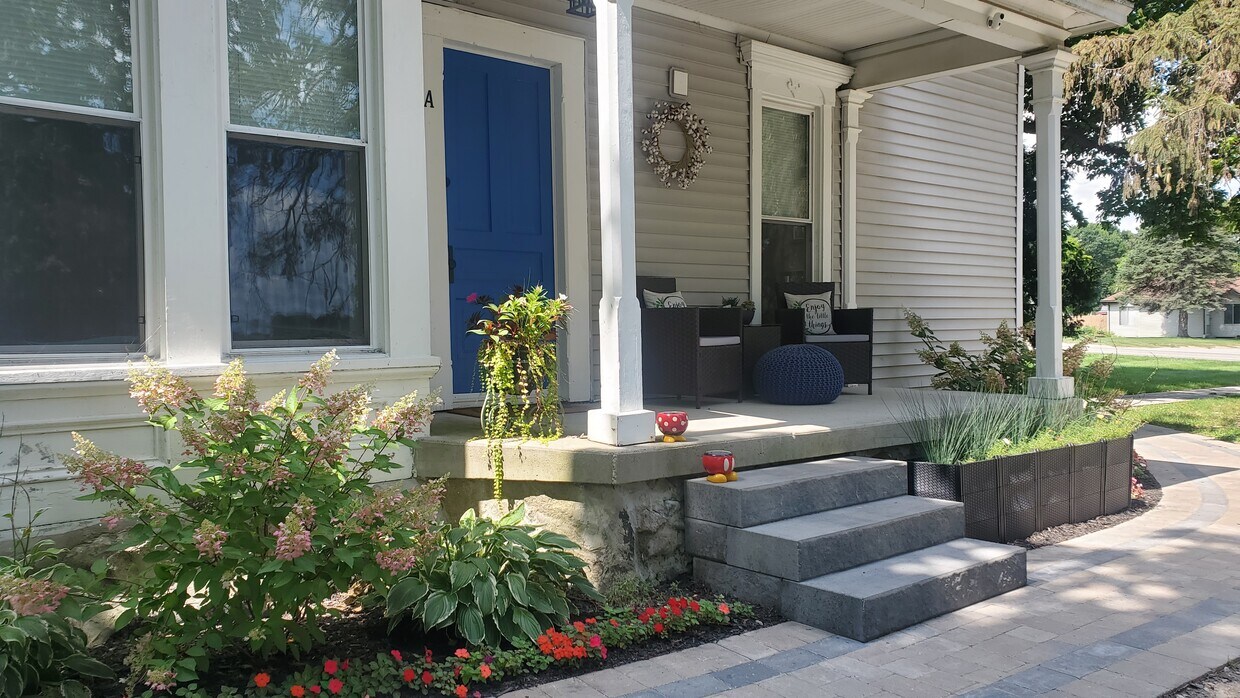 Side entrance with covered porch - 245 Mason Rd