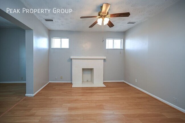 Foto del edificio - 2610 Woodburn Ave