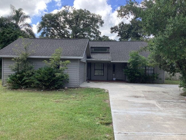 Foto del edificio - Three Bedroom Two Bath Home in N Lakeland