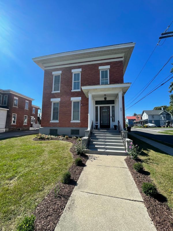 Primary Photo - 52 Genesee St