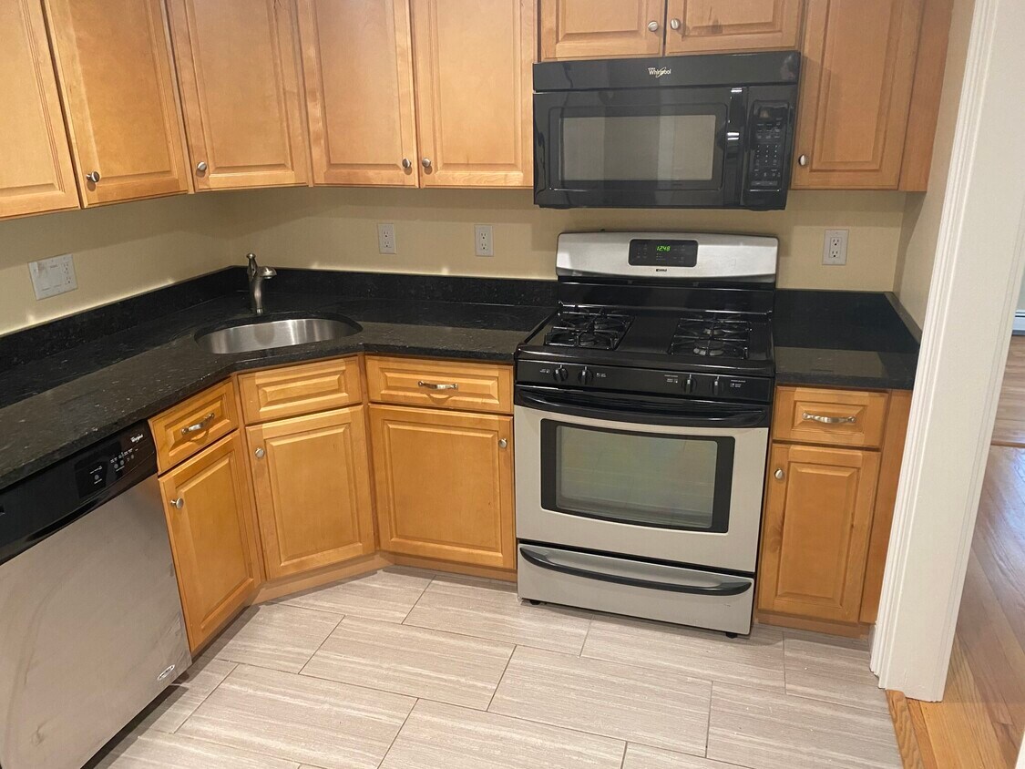 113 Brigham St Unit 3D, Hudson, MA 01749 Condo for Rent in Hudson, MA