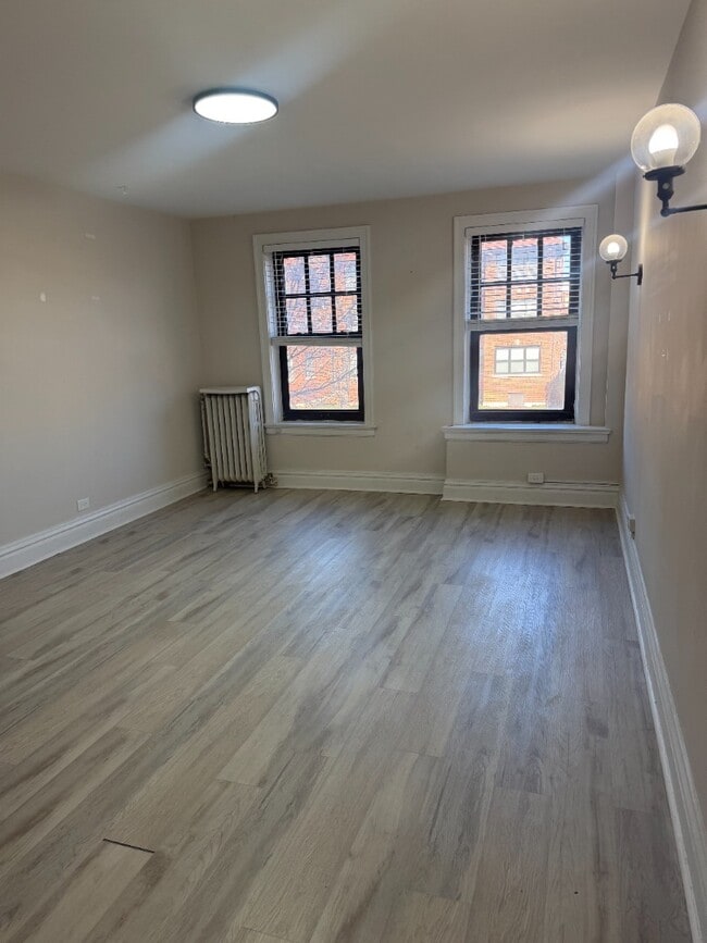 Building Photo - 1 Bedroom in CWE