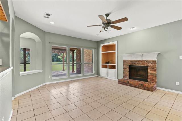 Building Photo - 1323 Carlo Dr